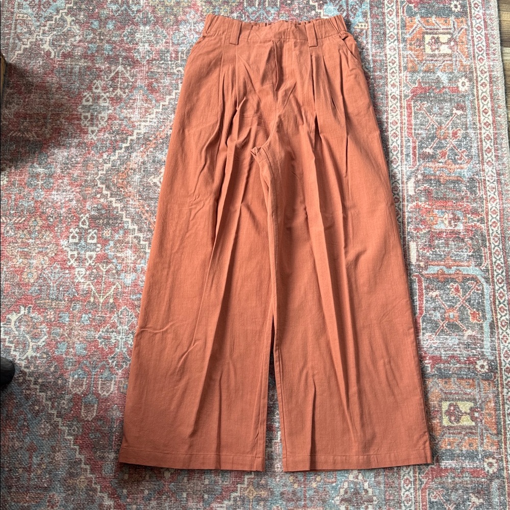 Halara Pants - Picture 2 of 3